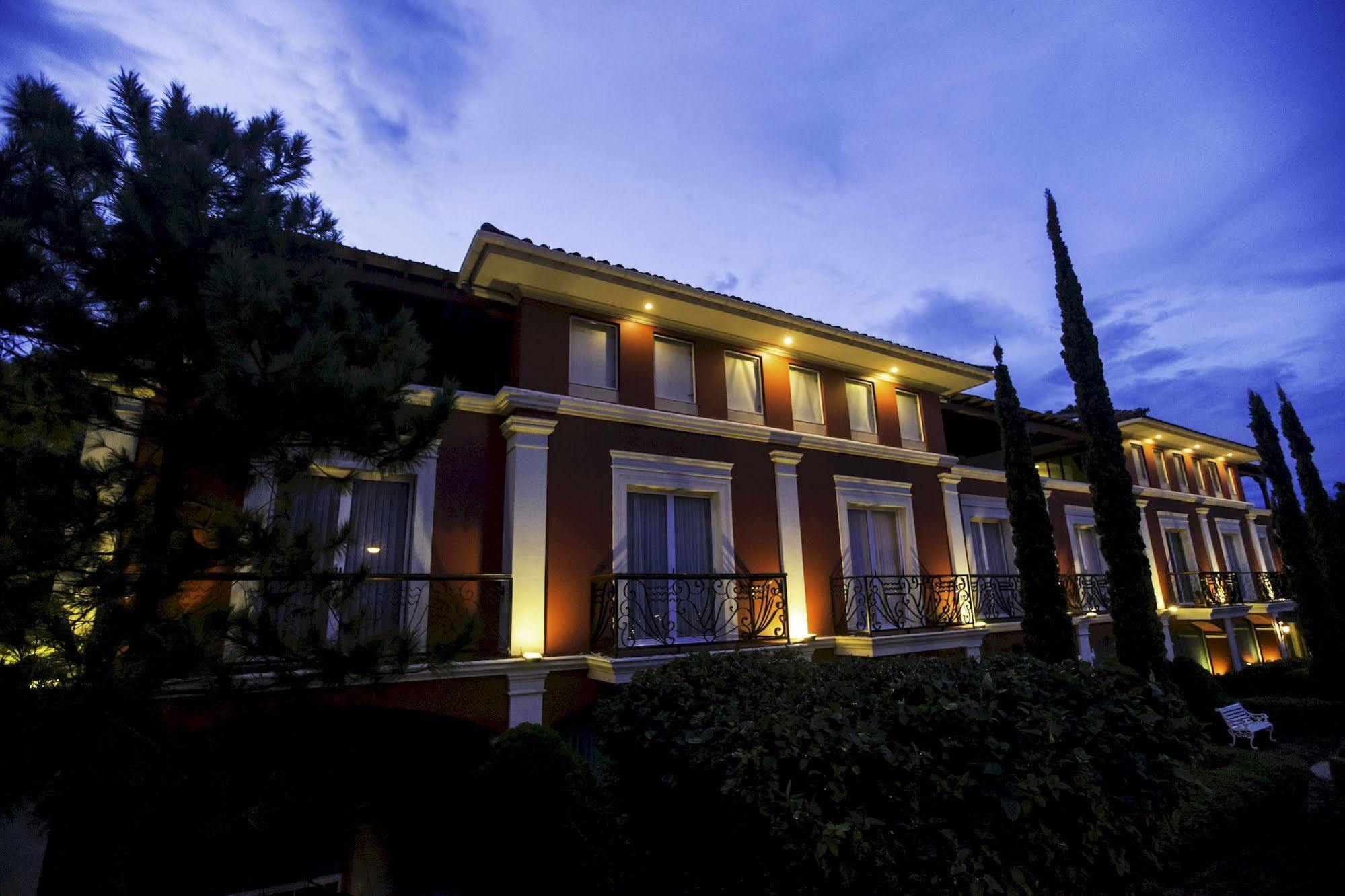 Altos De Fontana Hotel 3*